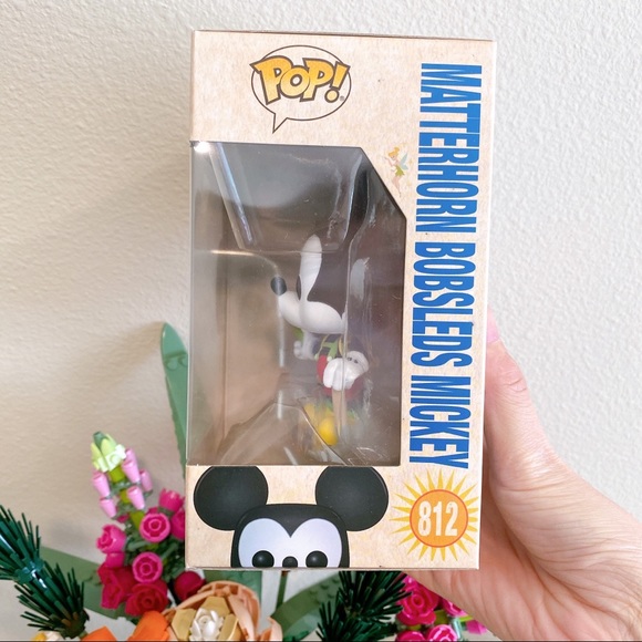 Funko Pop # 812 Mickey - Picture 2 of 8